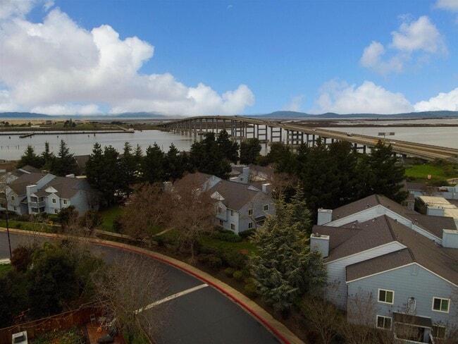 Building Photo - 165 Lighthouse Dr