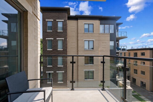 Building Photo - 100 Eton Row