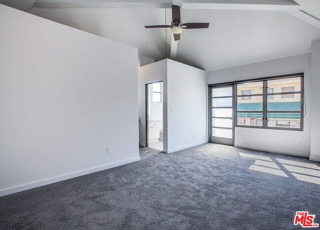 Building Photo - 1358 4th St