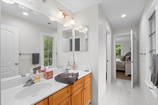 Building Photo - Your New Home Awaits