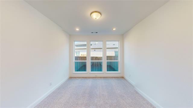 Building Photo - 3916 Linear Dr