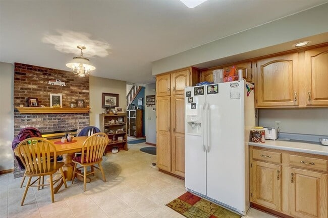 Building Photo - Punzel Sapphire Clarmar