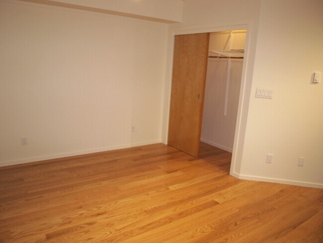 Building Photo - Spacious Two-Story Duplex Near Caledonia