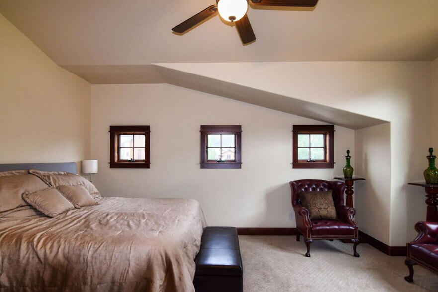 Building Photo - 313 Majestic Cir