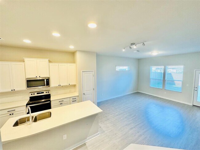 Building Photo - 1304 Limelight Ln