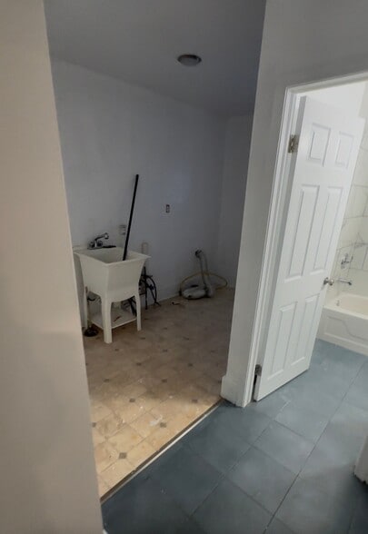 Building Photo - 2113 Franklin St