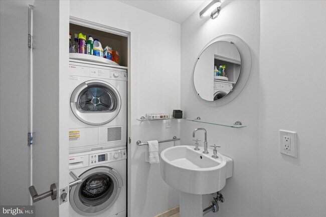 Building Photo - 4750 41st St NW