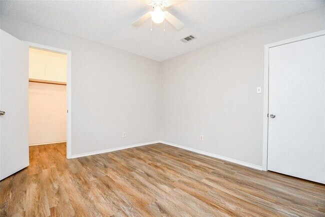 Building Photo - 11222 Broadsweep Dr