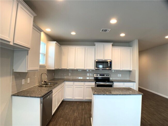 Building Photo - 237 Michaelis Dr