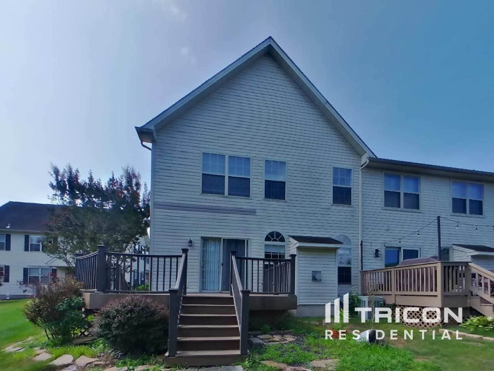 Building Photo - 2108 Royal Ct