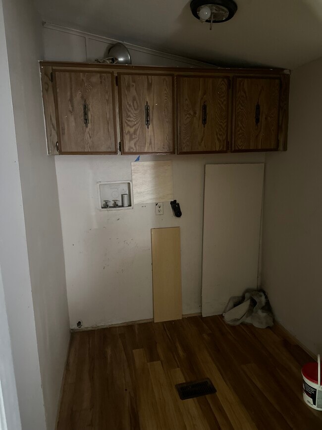 Building Photo - 122 S Georgetown Rd