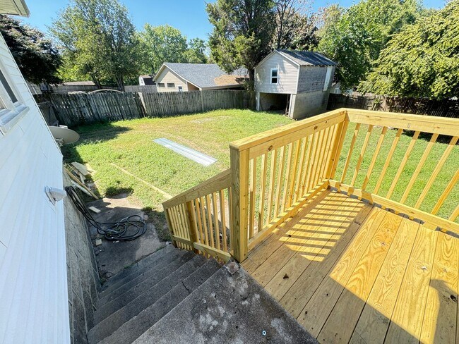 Building Photo - Newly REMODELED STONE HOUSE near downtown,...