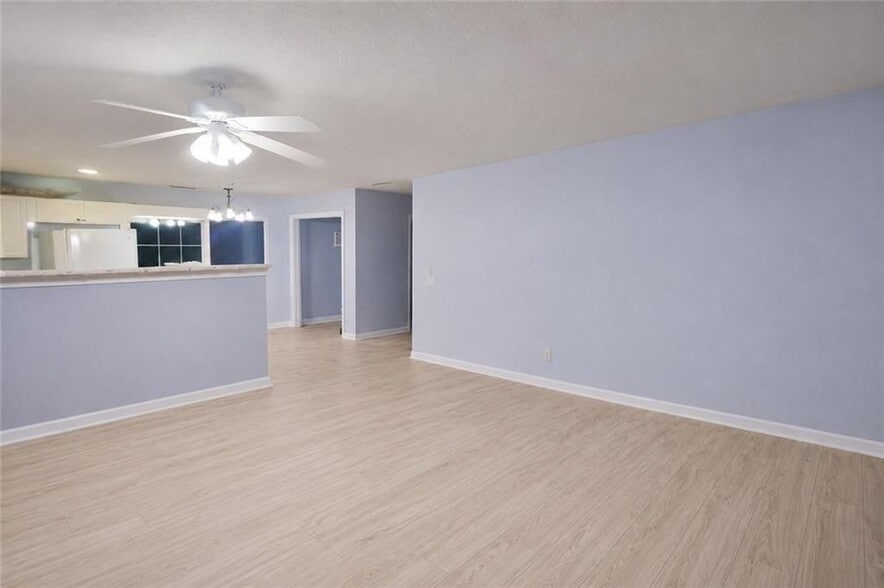 Building Photo - 1637 Roman Point Dr