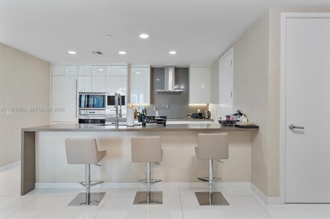 Building Photo - 17475 Collins Ave