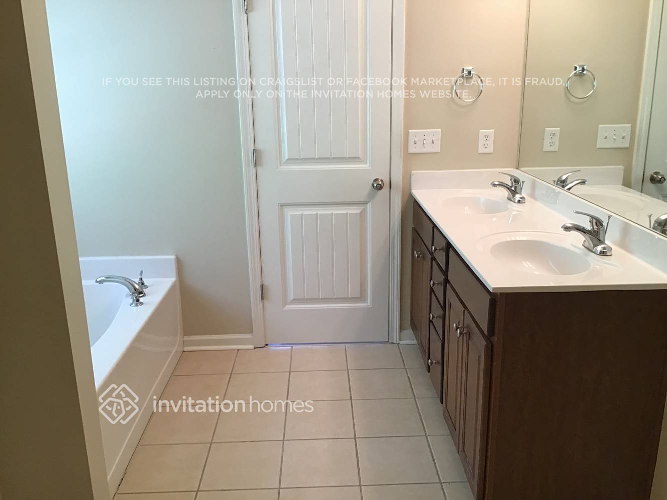 Building Photo - 80 Persian Ivy Way