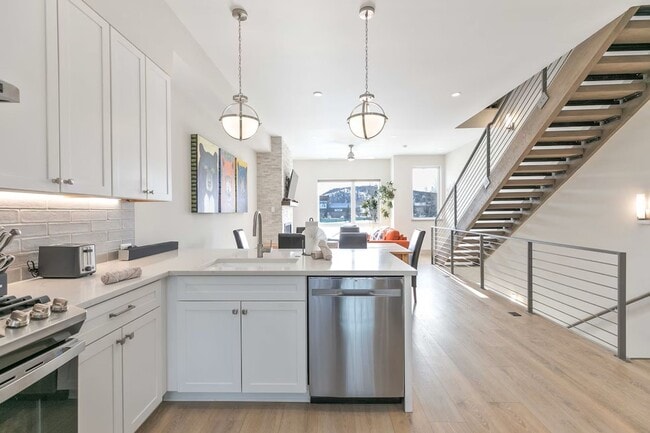 Building Photo - 50 3rd St