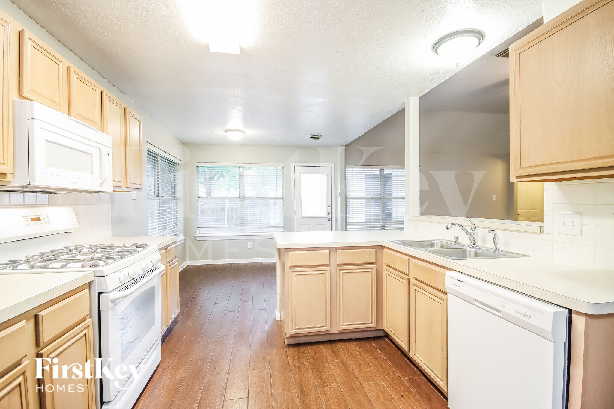 Building Photo - 26967 Crown Haven Ct