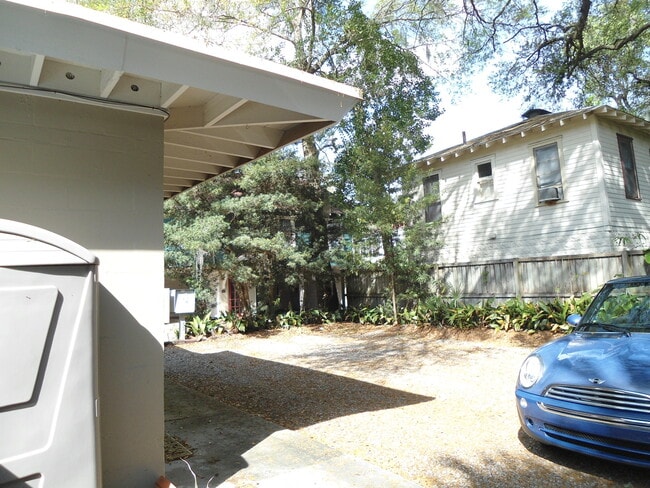 Building Photo - 503 E Amelia St