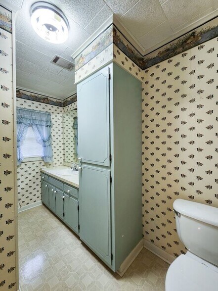 Building Photo - 1402 Loberg Ln