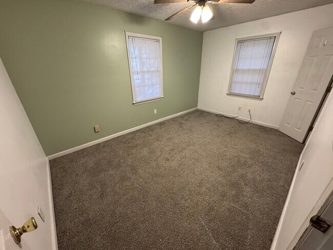 Building Photo - 133 Sterling Dr