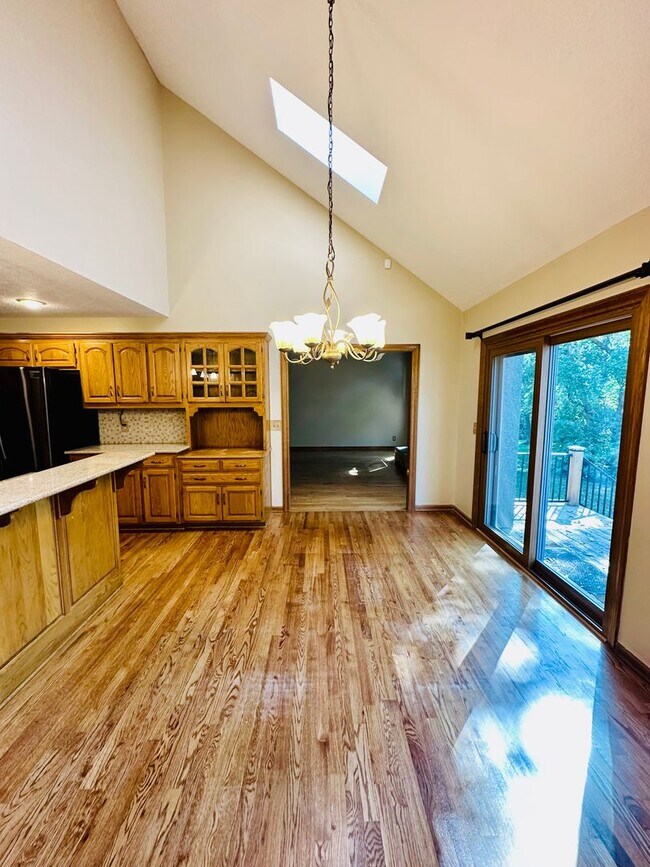 Building Photo - {13040} Spacious Cherry Creek Home + First...