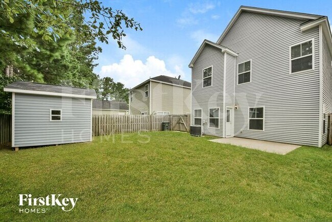 Building Photo - 7496 Northgate Dr