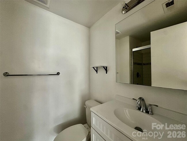 Building Photo - 1645 Arlyn Cir