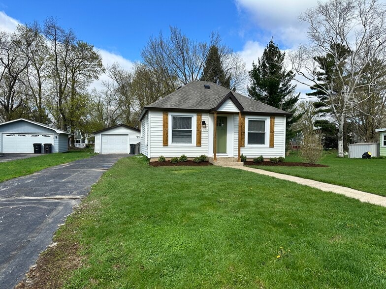 Building Photo - 307 S 5th Ave