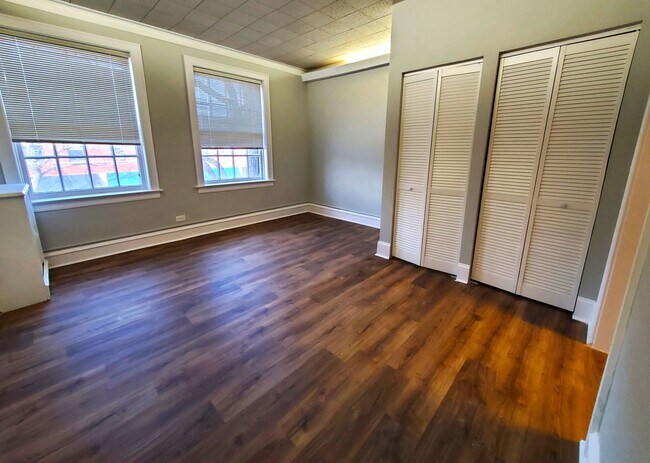 Building Photo - 695 Vernon Ave