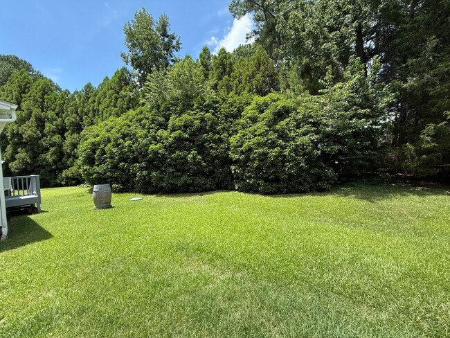 Building Photo - Luxurious 5BD, 4.5BA North Raleigh Home wi...