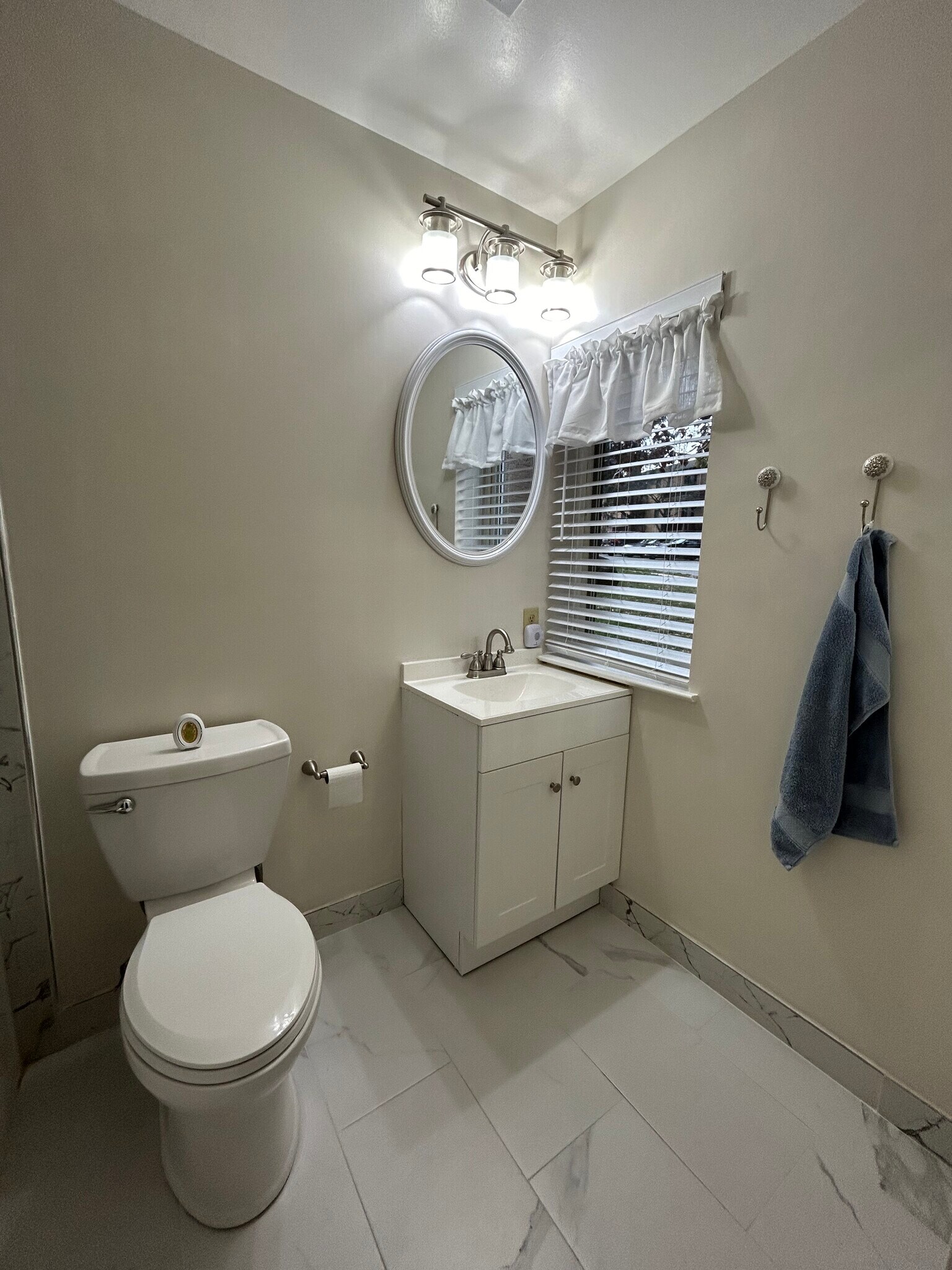 Building Photo - 4003 Eastview Ln