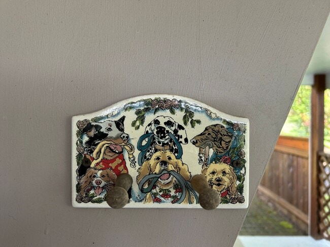 Building Photo - Stunning Views! Secluded 2 Bed, 1 Bath Gem!