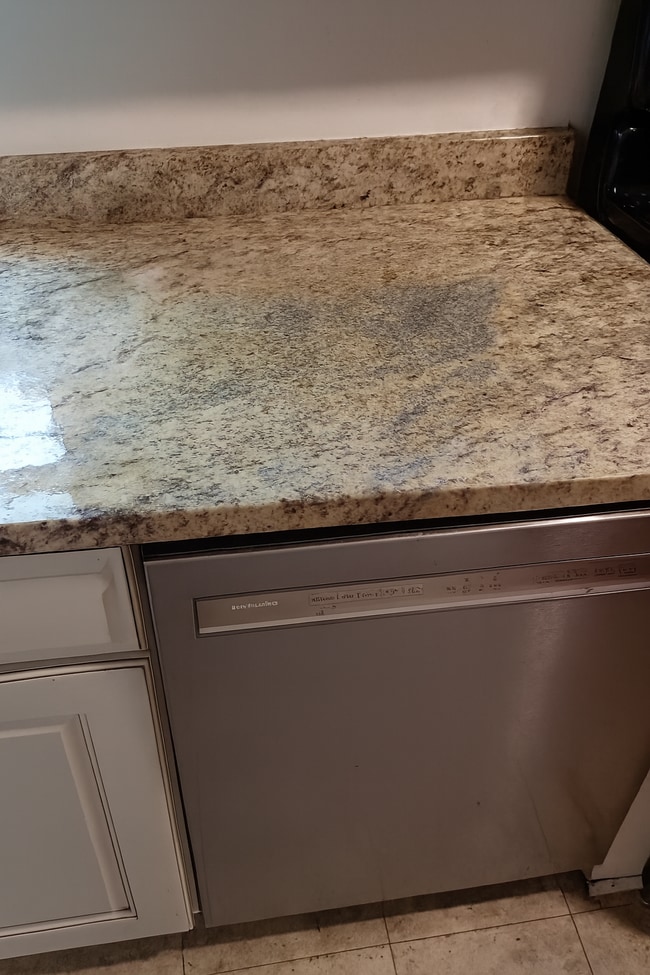 Building Photo - 1065 Mountain View St