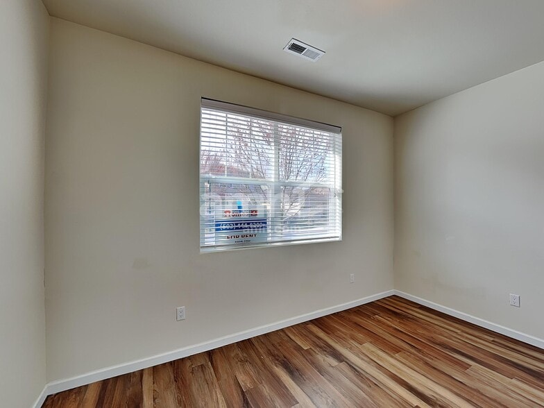 Building Photo - 16602 NE 91st St