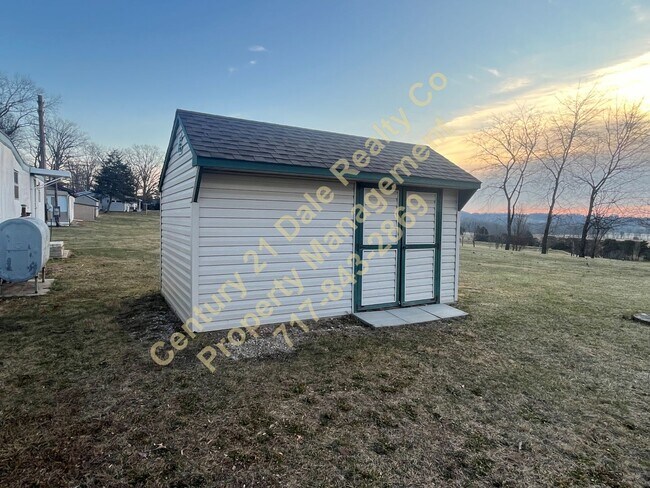 Building Photo - 2 Bedroom 1 Bath home in East Berlin