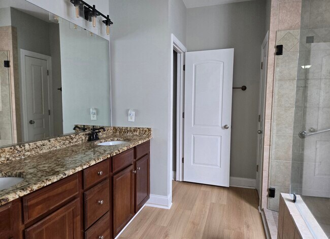 Building Photo - 8014 Ladys Secret Dr