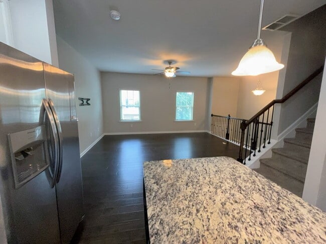 Building Photo - Discover Where Style Meets Function! Spaci...