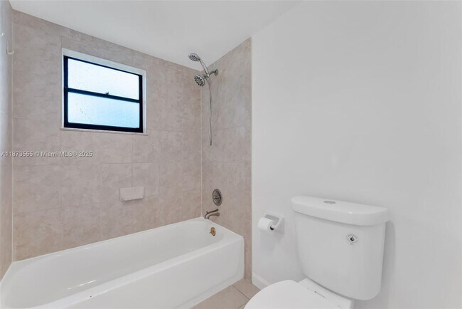 Building Photo - 3100 N Pine Island Rd