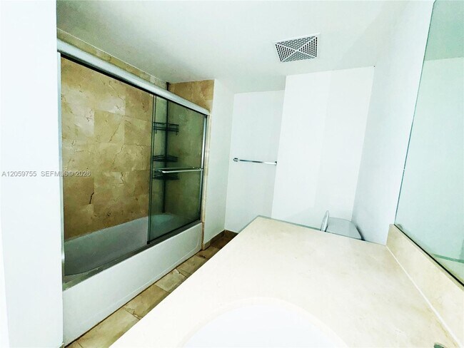 Building Photo - 2101 Brickell Ave