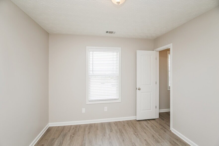 Building Photo - 8162 Brookbend Dr