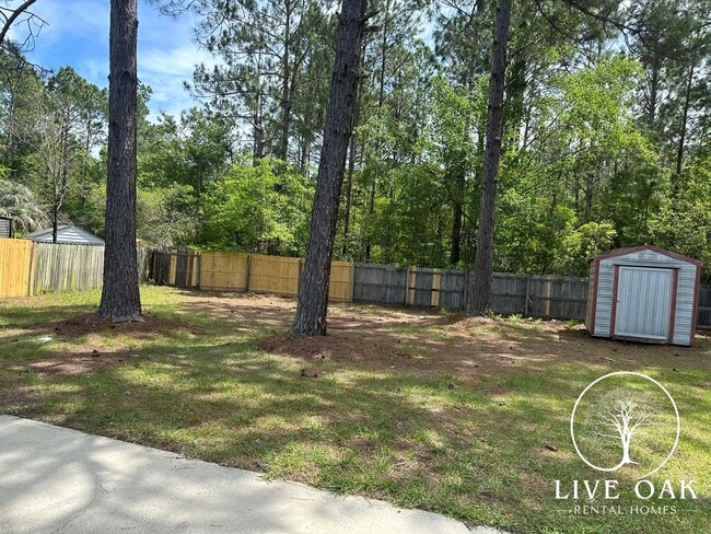 Building Photo - MOVE IN SPECIAL: $500 OFF 1ST MONTH'S RENT!**