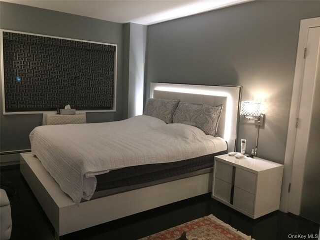 Building Photo - 666 Pelham Rd