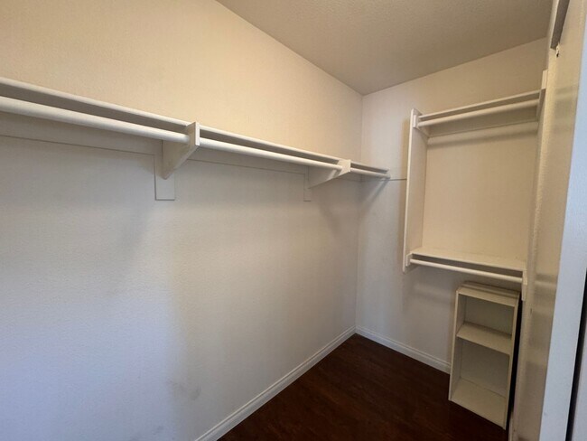 Building Photo - Townhome for Rent