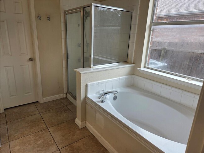 Building Photo - 607 Meadow View Dr