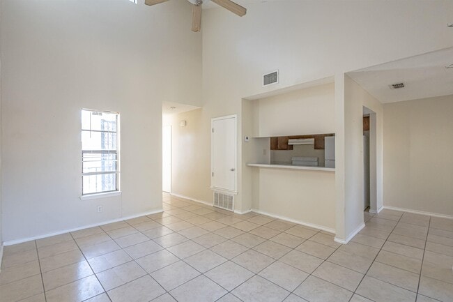 Building Photo - 100 Hillside Rd