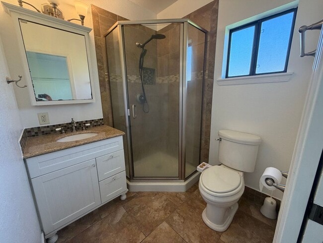 Building Photo - 2720 Larry Ln