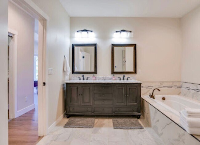 Building Photo - Furnished Westchester Lagoon Home