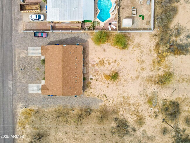 Building Photo - 4205 N Montezuma Dr