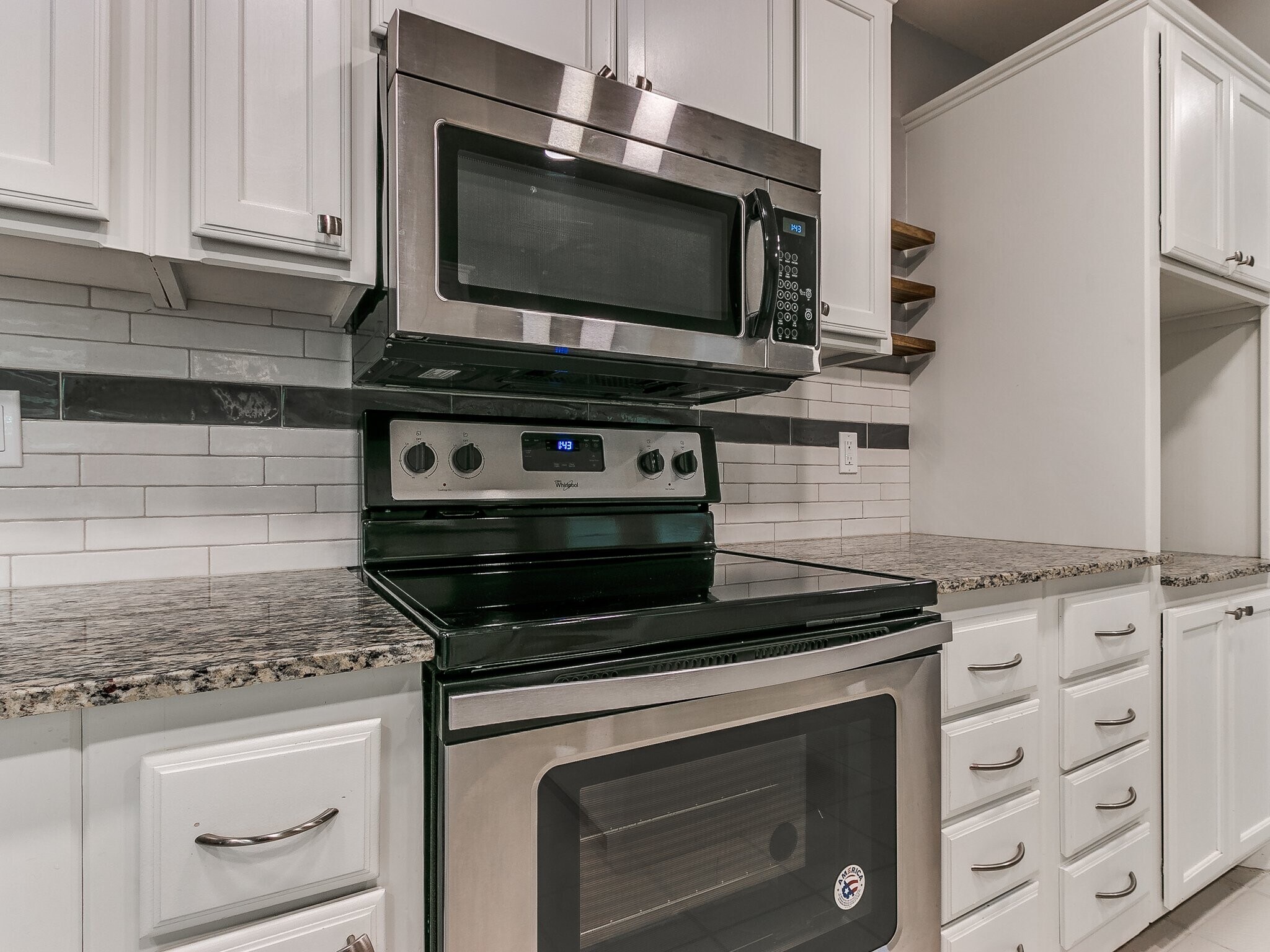 Building Photo - 9906 Mantle Dr