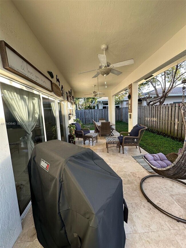 Building Photo - 210 SW 4th St